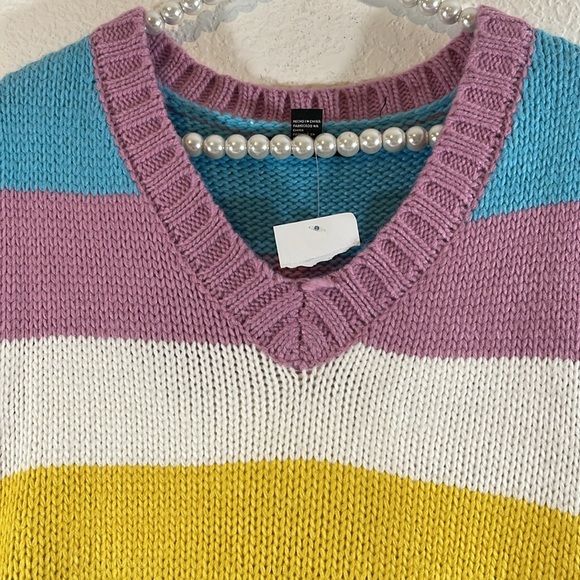 Forever 21 Colorblock Sweater Vest Size Medium NEW - Picture 6 of 7